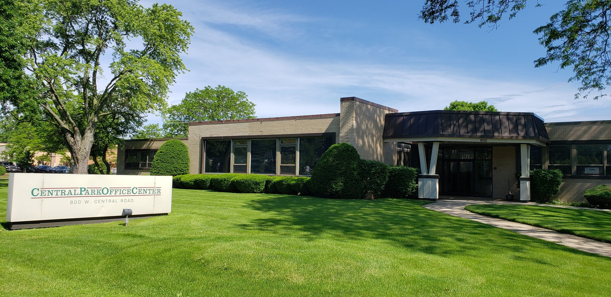 800 W Central Rd, Mount Prospect, IL à louer Photo de l’immeuble– Image 1 sur 11