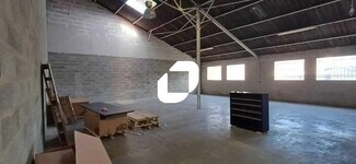 Plus de détails pour Local d'activités à louer