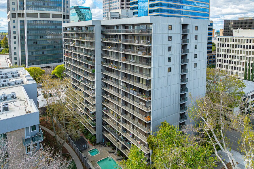 500 N St, Sacramento, CA à vendre - Photo principale – Image 1 sur 36