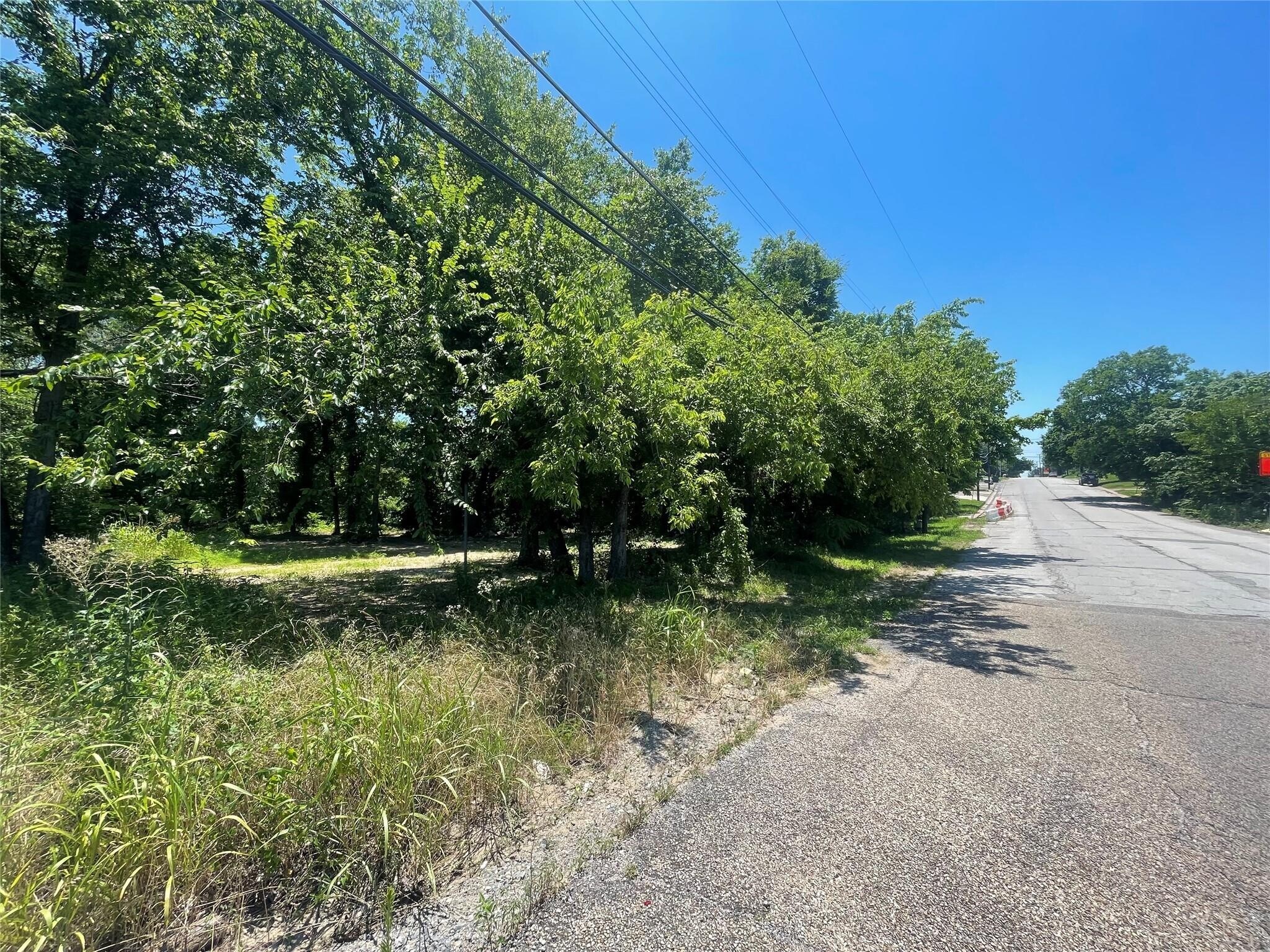 910 N Houston Ave, Denison, TX à louer Autre– Image 1 sur 6