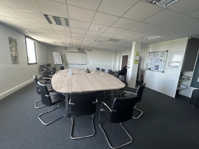 Plus de détails pour 13 Rue De La Rabotière, Saint-Herblain - Bureau à vendre