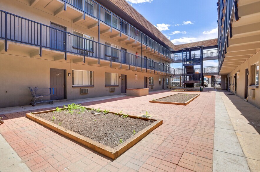 1536 Macon St, Aurora, CO à vendre - Photo de l’immeuble – Image 3 sur 14