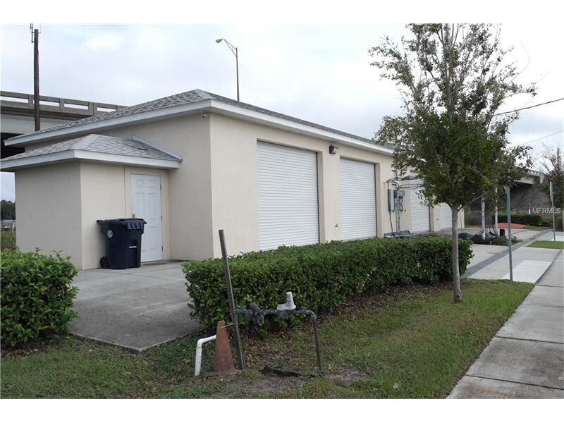 1067 Magnolia Ave, Auburndale, FL à louer Photo de l’immeuble– Image 1 sur 12