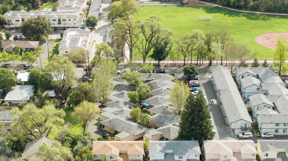 1712 Washington St, Calistoga, CA à vendre - Photo de l’immeuble – Image 2 sur 32
