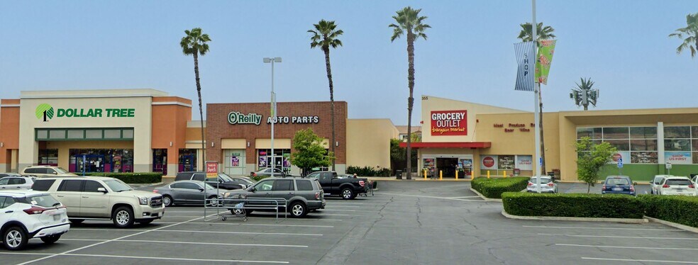 355 N Citrus Ave, Azusa, CA à louer - Photo de l’immeuble – Image 2 sur 2