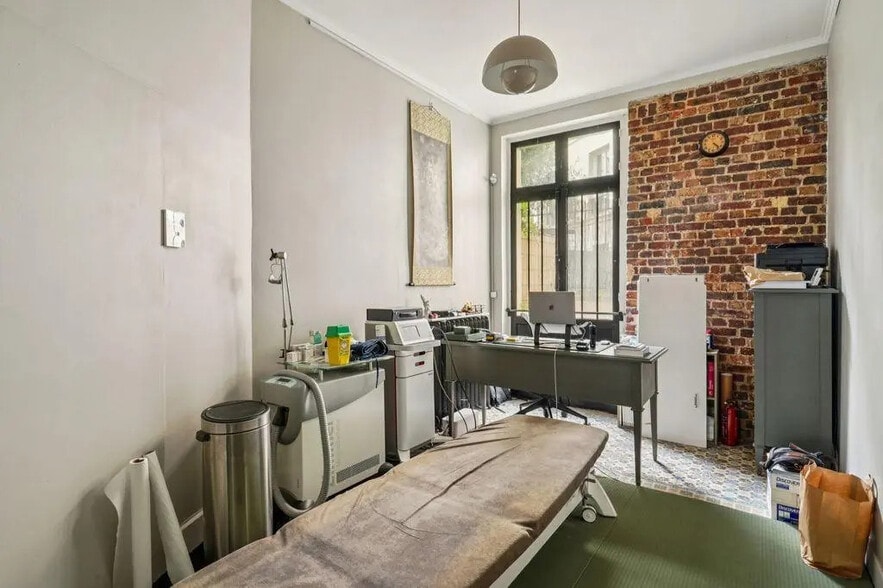 Local commercial dans Paris à louer - Photo de l’immeuble – Image 2 sur 10