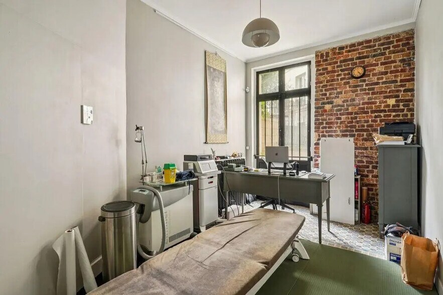 Local commercial dans Paris à louer - Photo intérieure – Image 2 sur 10