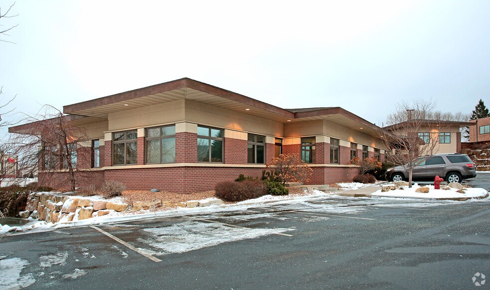 181 S River Ridge Cir, Burnsville, MN à vendre - Photo principale – Image 2 sur 10