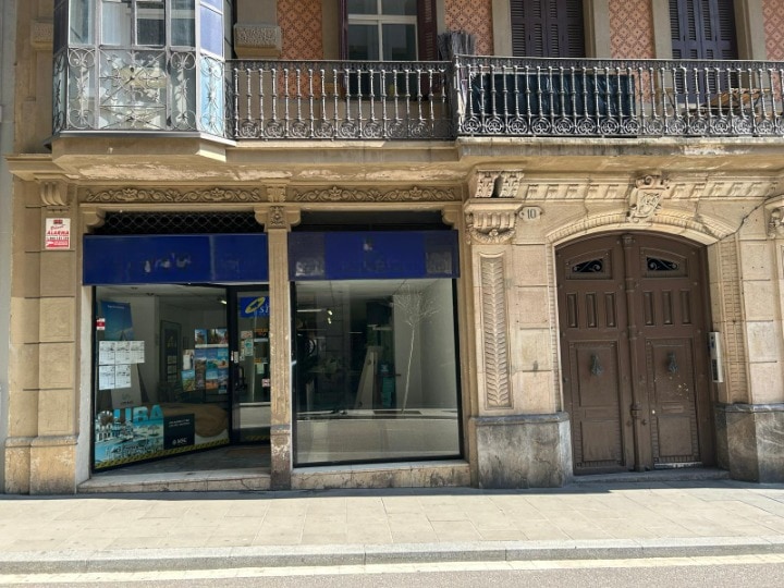Immeuble residentiel dans Barcelone, Barcelona à vendre - Photo principale – Image 1 sur 5