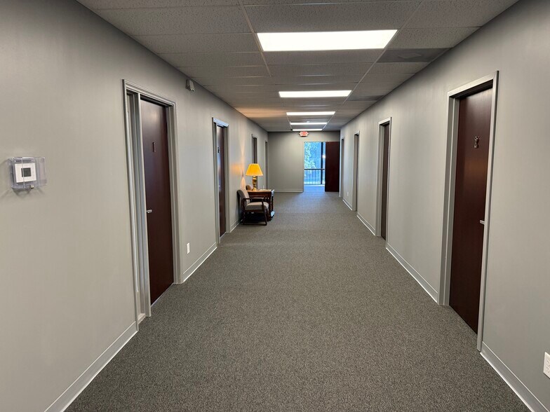 635 N Main St, High Point, NC à louer - Photo de l’immeuble – Image 1 sur 12