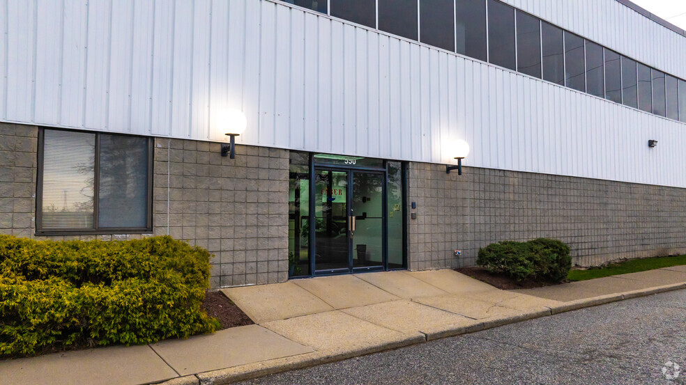550 Meadowlands Pky, Secaucus, NJ à louer - Photo de l’immeuble – Image 3 sur 6