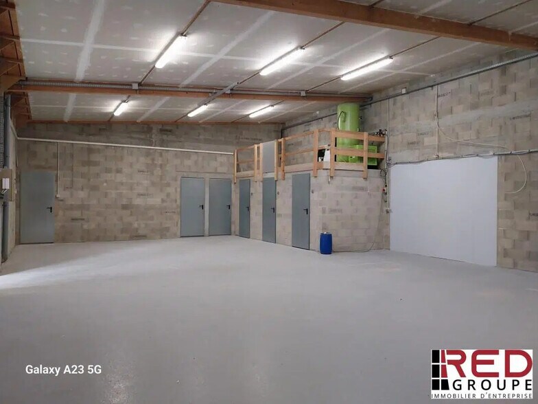 Industriel/Logistique dans Septèmes-les-Vallons à louer - Photo de l’immeuble – Image 3 sur 4