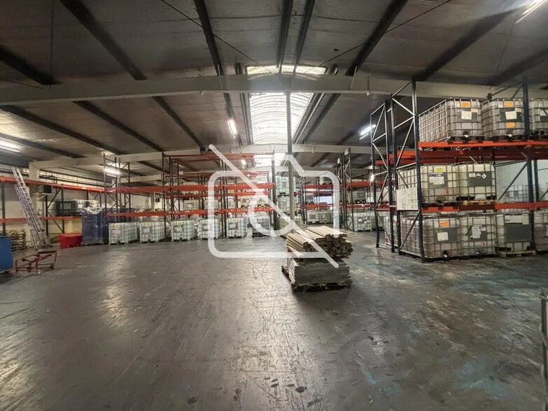 Industriel/Logistique dans Montigny-le-Bretonneux à vendre - Photo intérieure – Image 2 sur 13