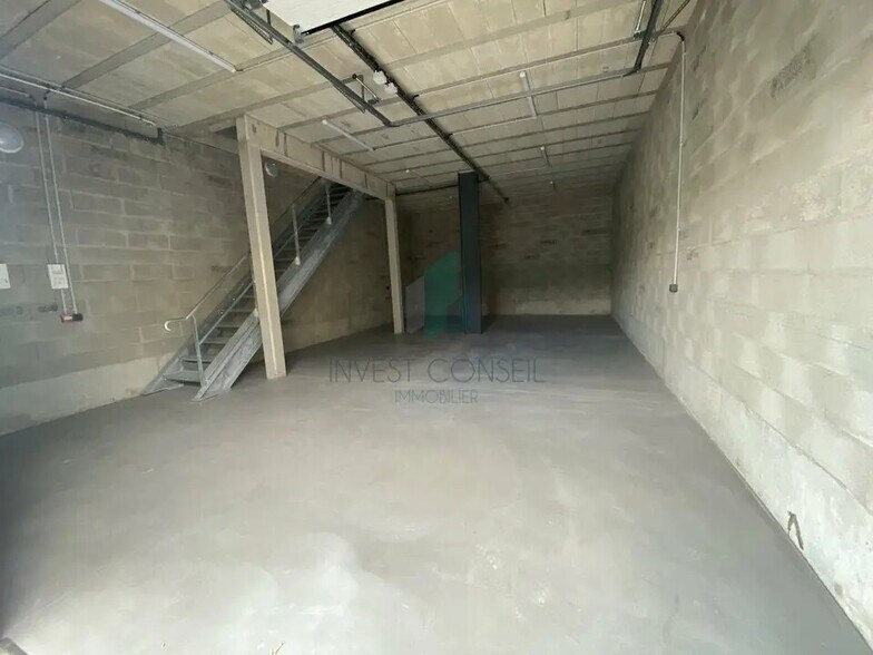 Local d’activités dans Cormeilles-en-Parisis à louer - Photo de l’immeuble – Image 2 sur 10