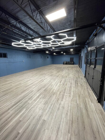 921 Main St, Woburn, MA à louer - Photo intérieure – Image 3 sur 4