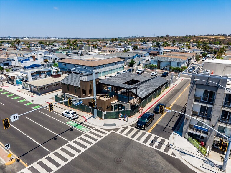 6302 W Coast Hwy, Newport Beach, CA à louer - Photo de l’immeuble – Image 2 sur 15