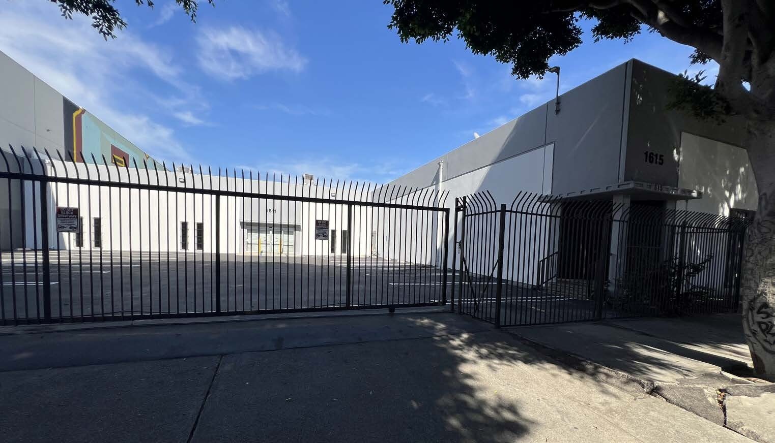 1609-1611 E 15th St, Los Angeles, CA à vendre Photo principale– Image 1 sur 11