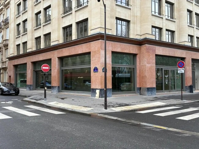 Plus de détails pour Local commercial à louer