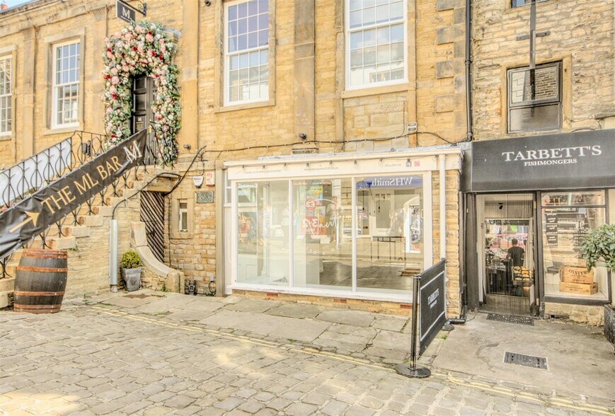 70-74 High St, Skipton à louer - Photo de l’immeuble – Image 1 sur 14