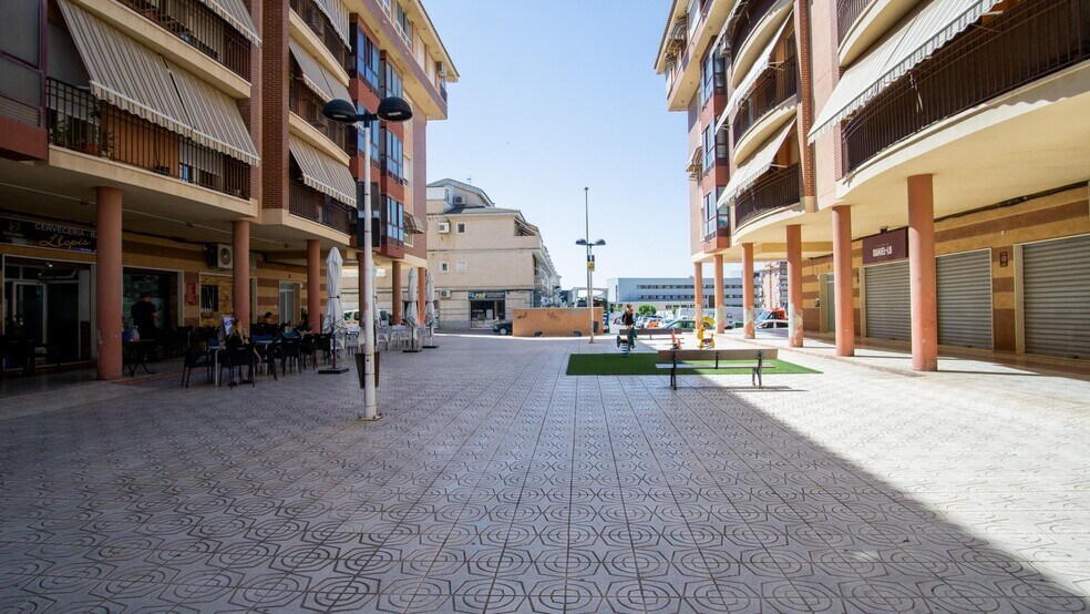 Local commercial dans Petrer, Alicante à vendre - Photo de l’immeuble – Image 1 sur 8