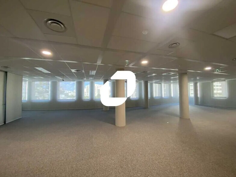 Bureau dans Bordeaux à louer - Photo de l’immeuble – Image 3 sur 26