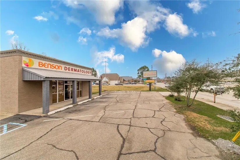 29799 Walker Rd S, Walker, LA à louer - Photo de l’immeuble – Image 3 sur 9