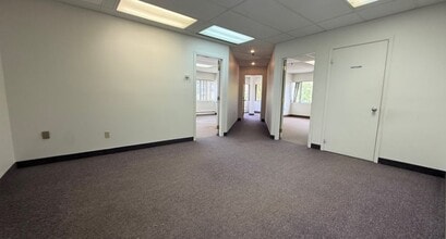 5350 Boul Henri-Bourassa, Québec, QC à louer Photo intérieure– Image 2 sur 10