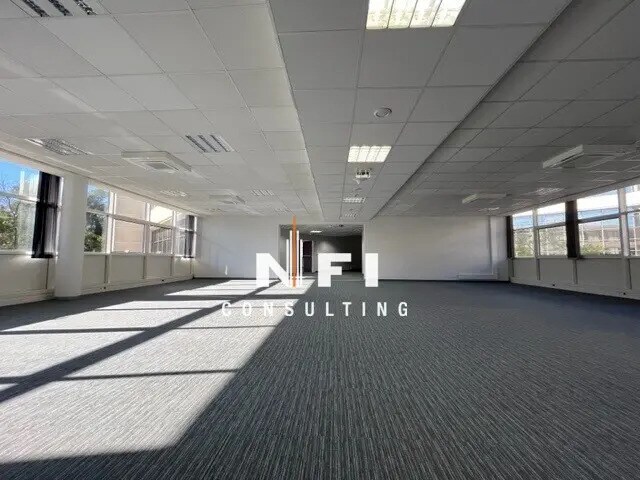 Bureau dans Mougins à louer - Photo de l’immeuble – Image 2 sur 7