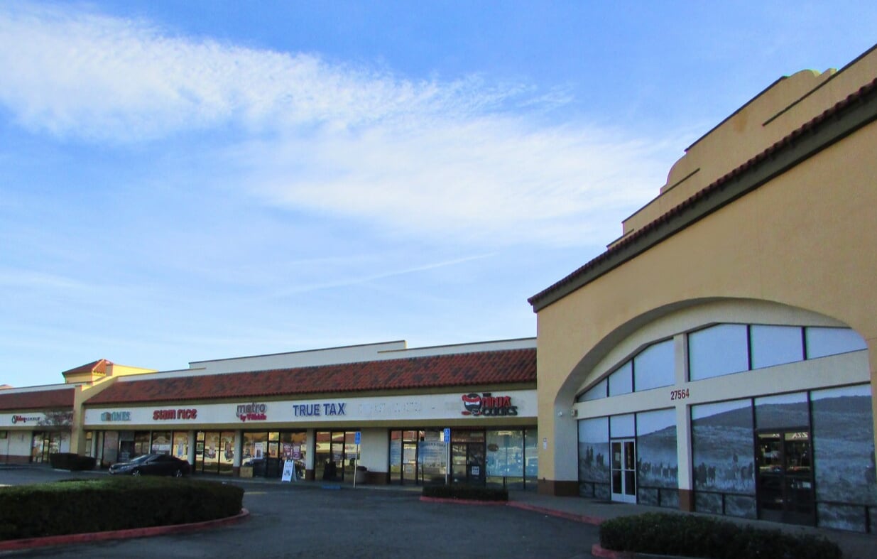 27538 Sierra Hwy, Santa Clarita, CA à louer Photo principale– Image 1 sur 3