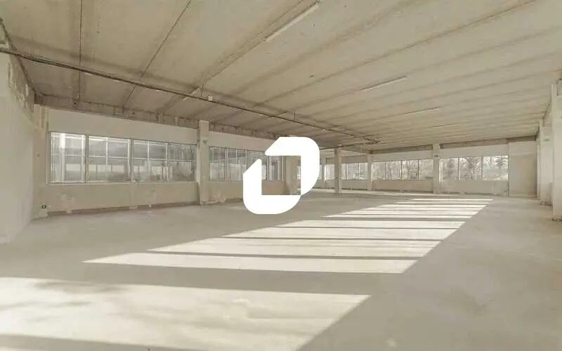 Local d’activités dans Les Ulis à louer - Photo de l’immeuble – Image 2 sur 10