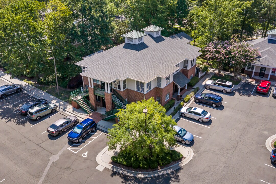 1502 W NC Highway 54, Durham, NC à vendre Photo de l’immeuble– Image 1 sur 9