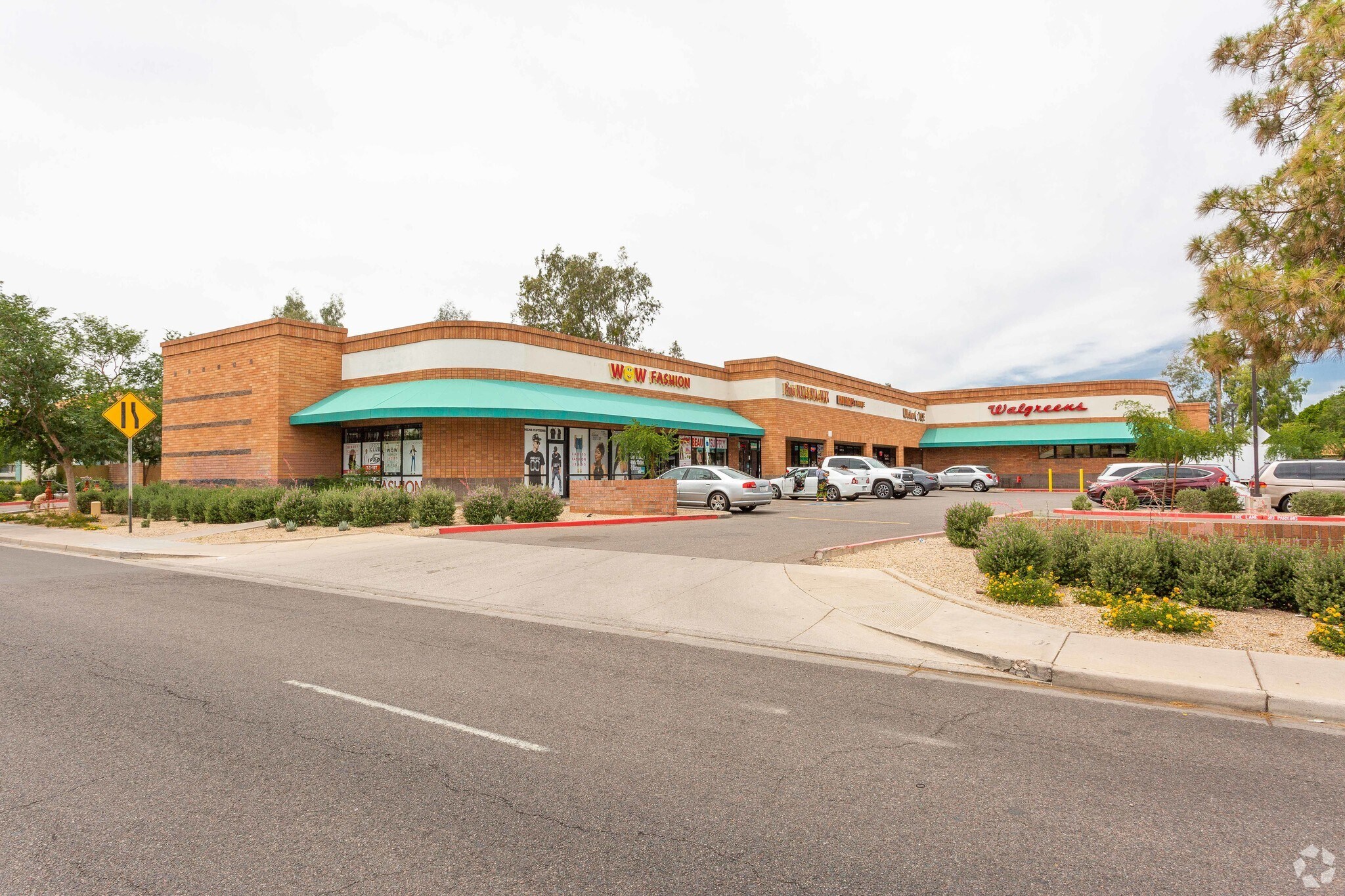 925 W Baseline Rd, Tempe, AZ à louer Photo principale– Image 1 sur 4