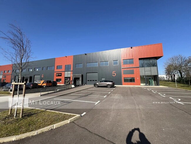 Plus de détails pour Industriel/Logistique à louer
