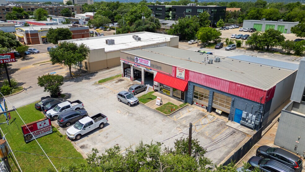 5528 N Lamar Blvd, Austin, TX à louer - Photo de l’immeuble – Image 3 sur 27