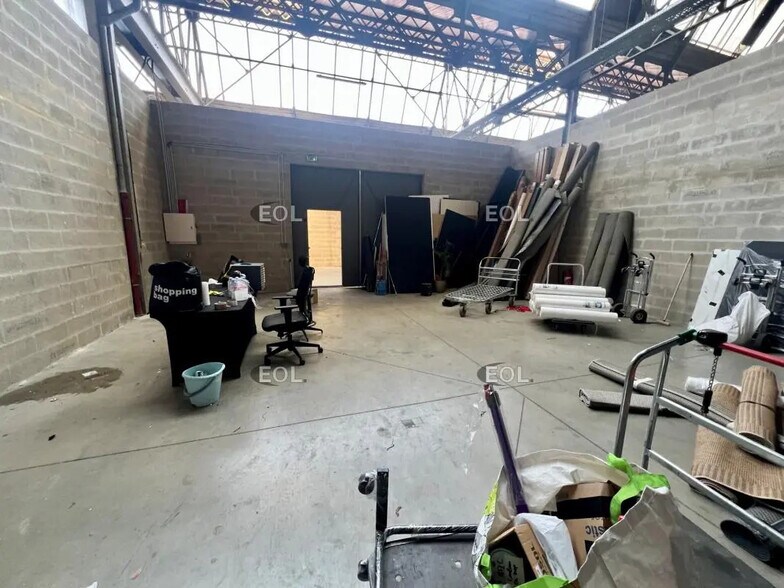 Industriel/Logistique dans Saint-Denis à louer - Photo de l’immeuble – Image 1 sur 5