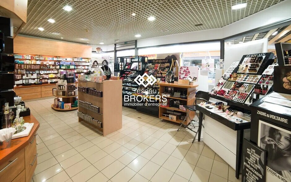 Local commercial dans Orange à louer - Photo intérieure – Image 3 sur 5