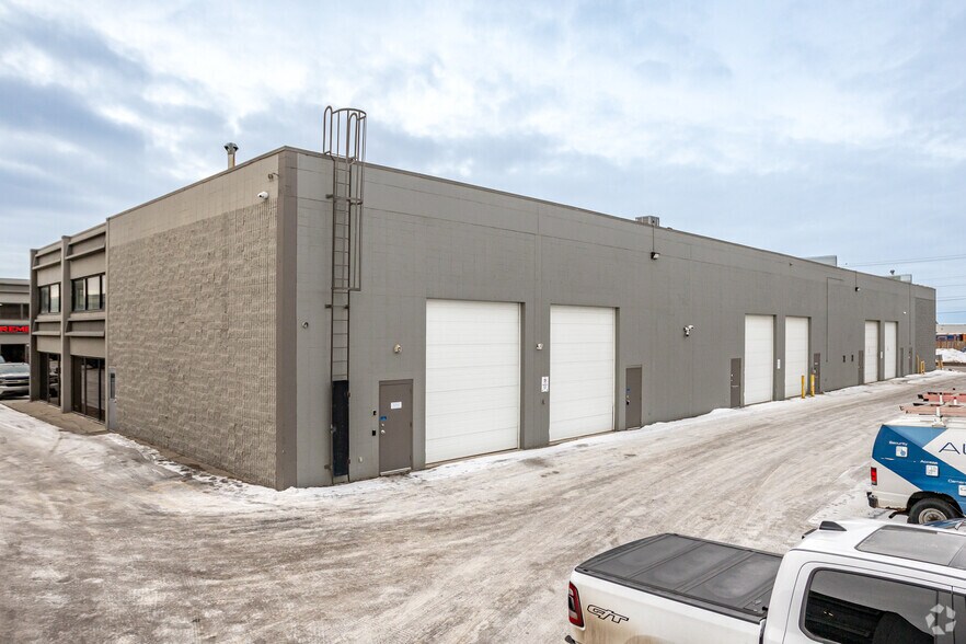 11779-11781 156th St NW, Edmonton, AB à vendre - Photo de l’immeuble – Image 3 sur 13
