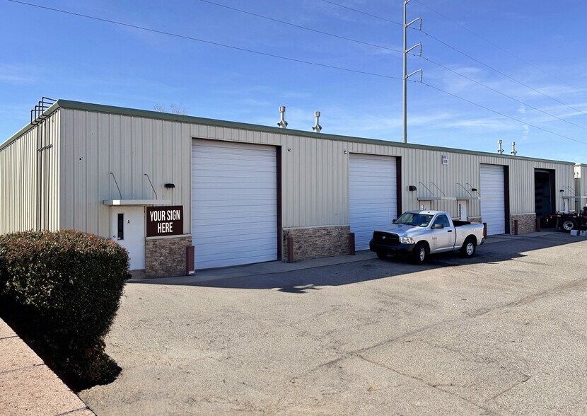 8820 Susan Ave SE, Albuquerque, NM à louer - Photo de l’immeuble – Image 1 sur 6