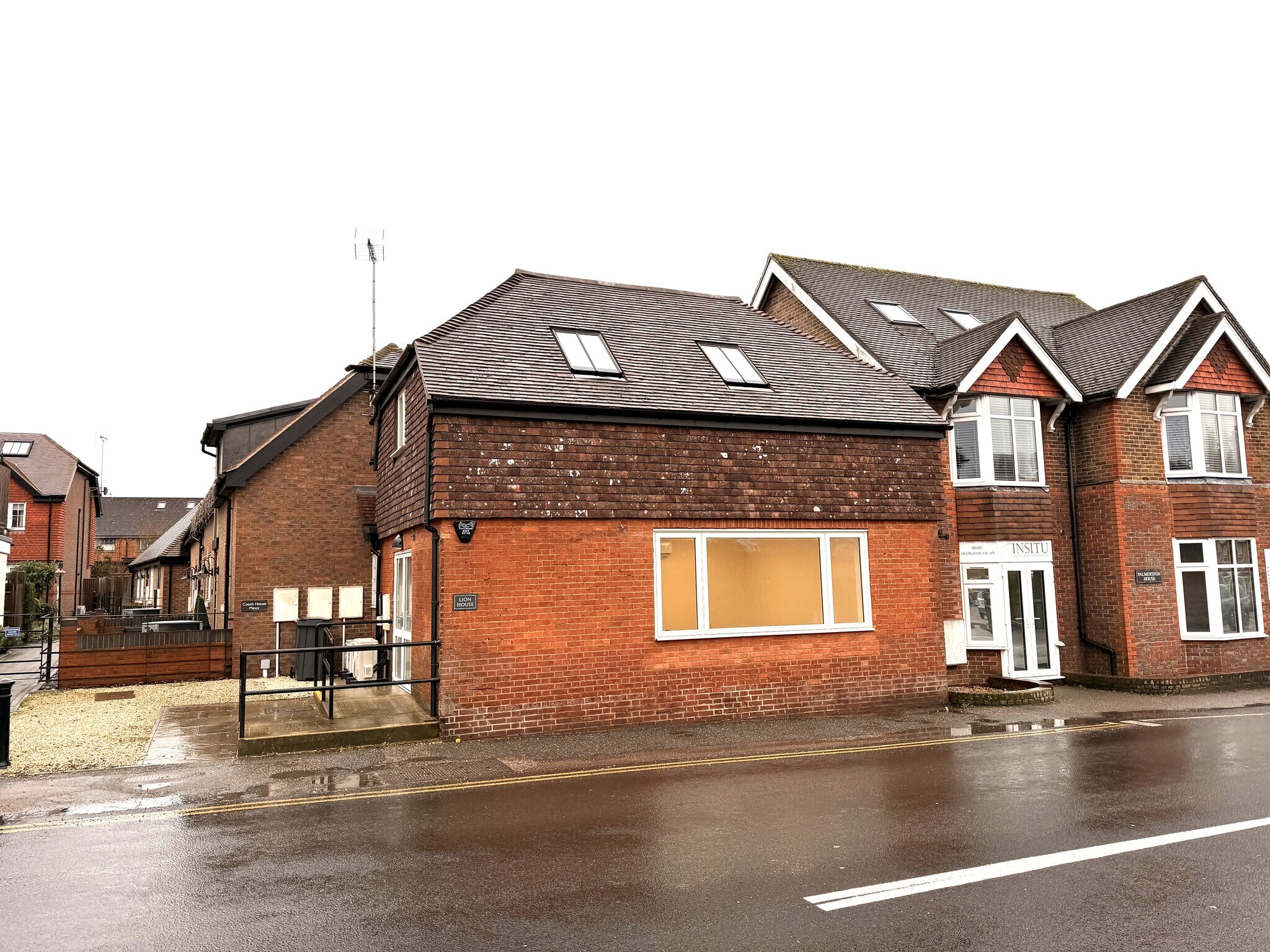 The St, Cowfold à louer Photo de l’immeuble– Image 1 sur 3