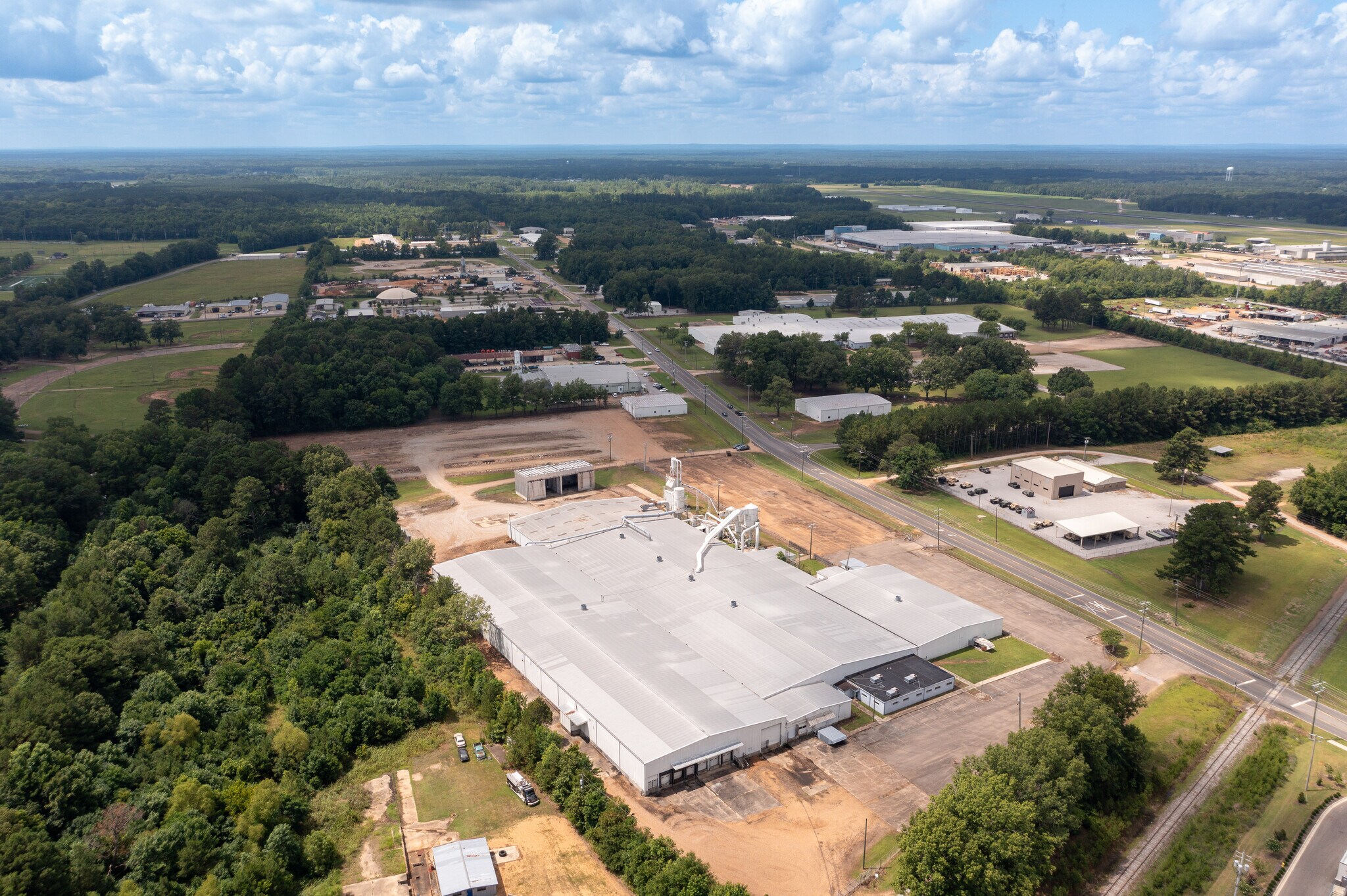 203 Industrial Park Rd, Starkville, MS à louer Photo principale– Image 1 sur 11