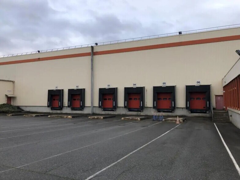 Industriel/Logistique dans Mer à louer - Photo de l’immeuble – Image 1 sur 10