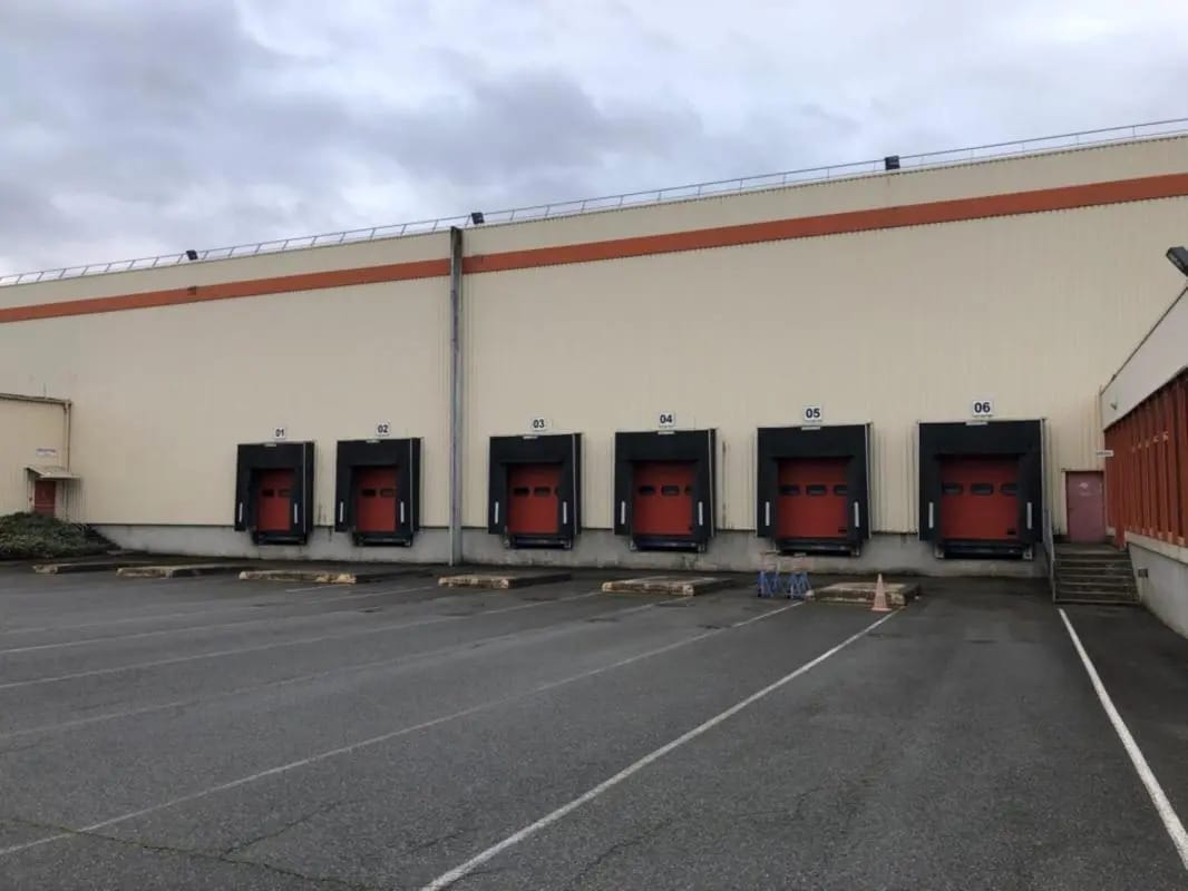 Industriel/Logistique dans Mer à louer Photo principale– Image 1 sur 11