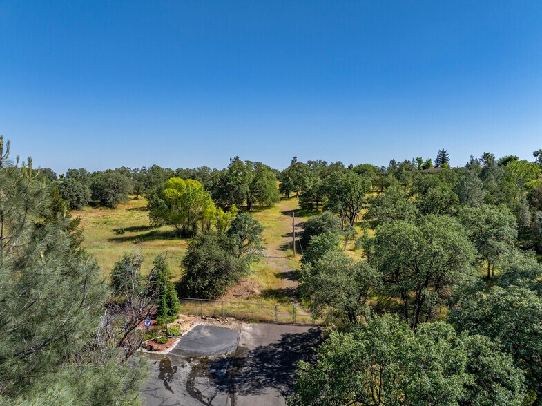 11050 Campers ct, Redding, CA à vendre - Photo de l’immeuble – Image 2 sur 38