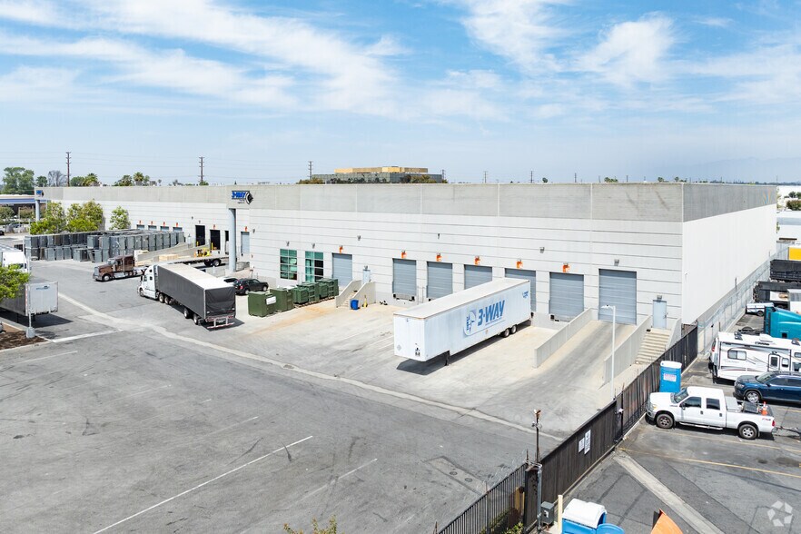 14820 Carmenita Rd, Norwalk, CA à louer - Photo de l’immeuble – Image 3 sur 6