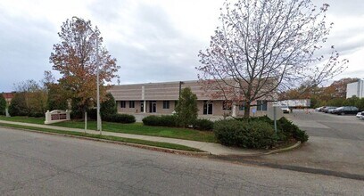 54 Old Dock Rd, Yaphank, NY à louer Photo de l’immeuble– Image 1 sur 2