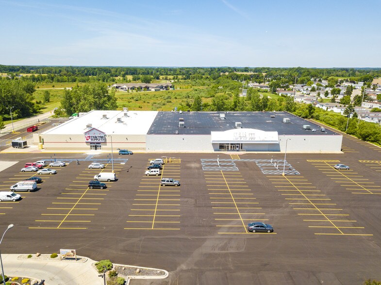 1755 Wright Ave, Alma, MI à louer - Photo de l’immeuble – Image 2 sur 5