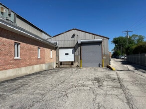 9520 Seymour Ave, Schiller Park, IL à louer Photo intérieure– Image 1 sur 3