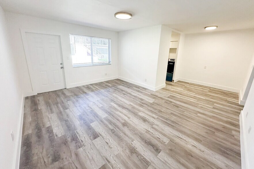 1989 N Glades Dr, North Miami Beach, FL à vendre - Photo intérieure – Image 3 sur 6