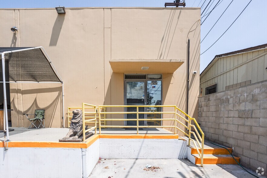 1429 W 130th St, Gardena, CA à louer - Photo de l’immeuble – Image 3 sur 23