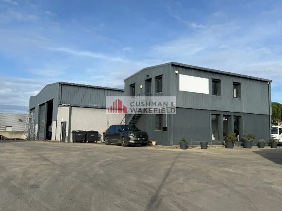 Local d’activités dans Nîmes à louer Photo de l’immeuble– Image 1 sur 4